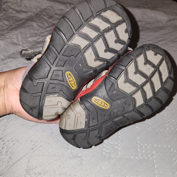 Keen sandals size 7c - Picture 7 of 7